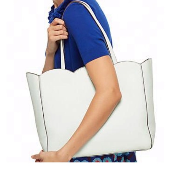 kate spade Handbags - Kate spade Leewood place rainn scallop tote